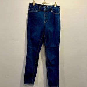 Old Navy. Super slim. Skinny. Size 12.